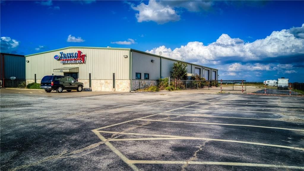 8200 N Interstate 45 Service Rd, Palmer, TX 75152